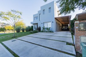Venta Casa Nordelta B° Los Castaños 5 Amb C/Pileta