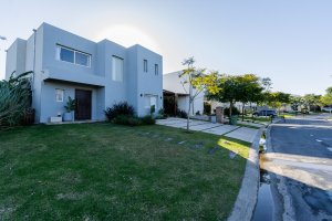 Venta Casa Nordelta B° Los Castaños 5 Amb C/Pileta