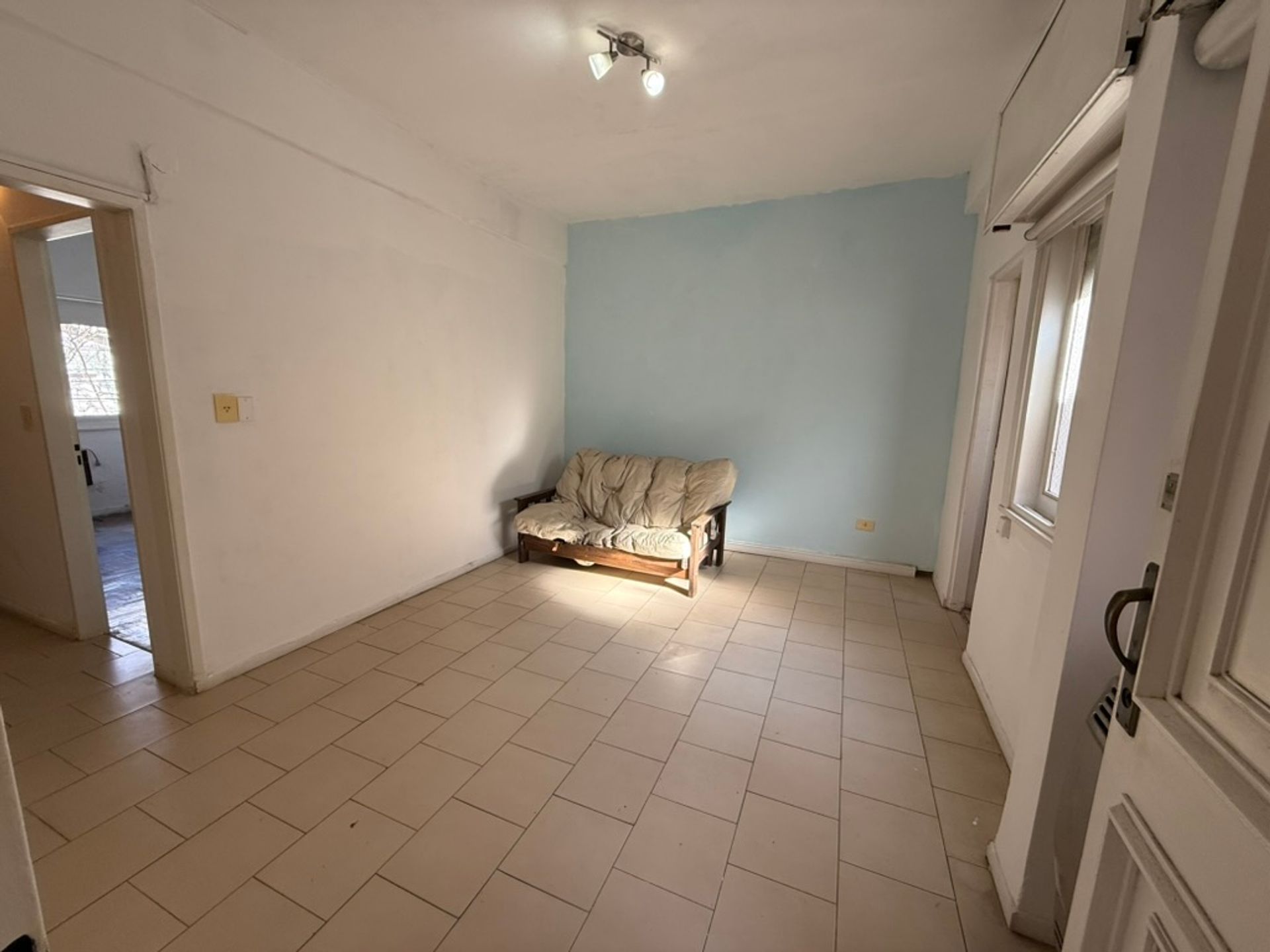 Apartment for Sale: 2 Rooms in Florida, near Av Maipu