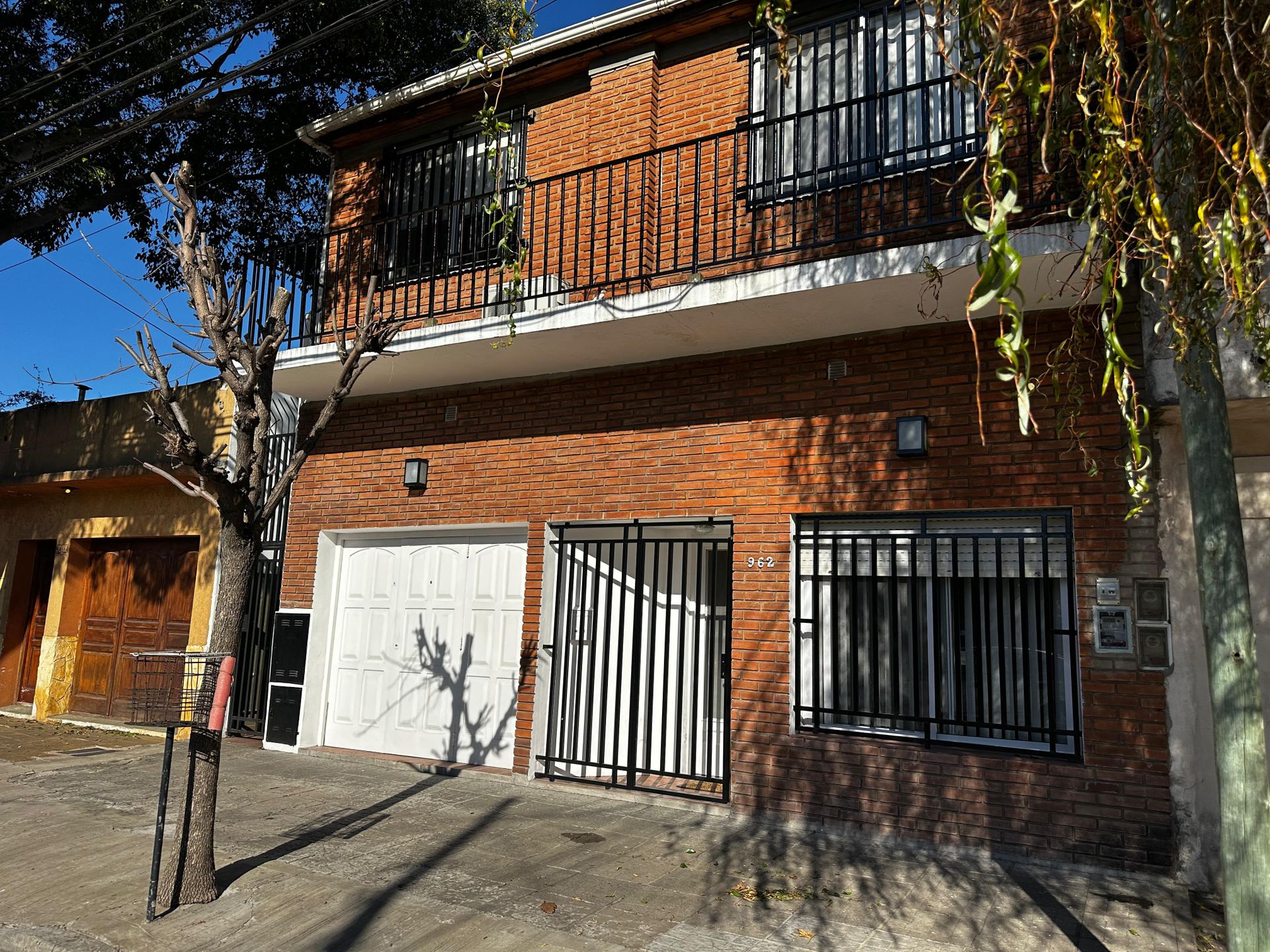 Boulogne House for Sale – 4 Rooms, Garage + Apartment