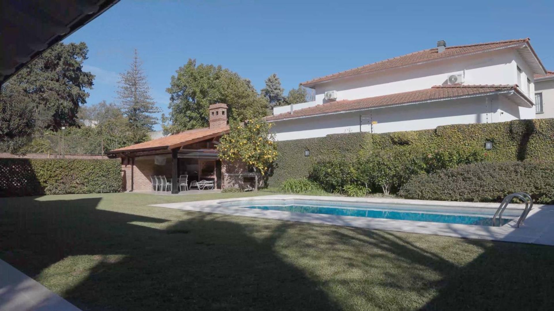 Casa 5 dorm 10 amb Venta Martínez Parque Pileta
