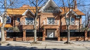 Casa 5 dorm 10 amb Venta Martínez Parque Pileta