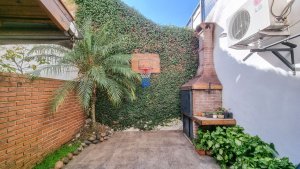 Casa Duplex en Venta con Patio y Parrilla Florida