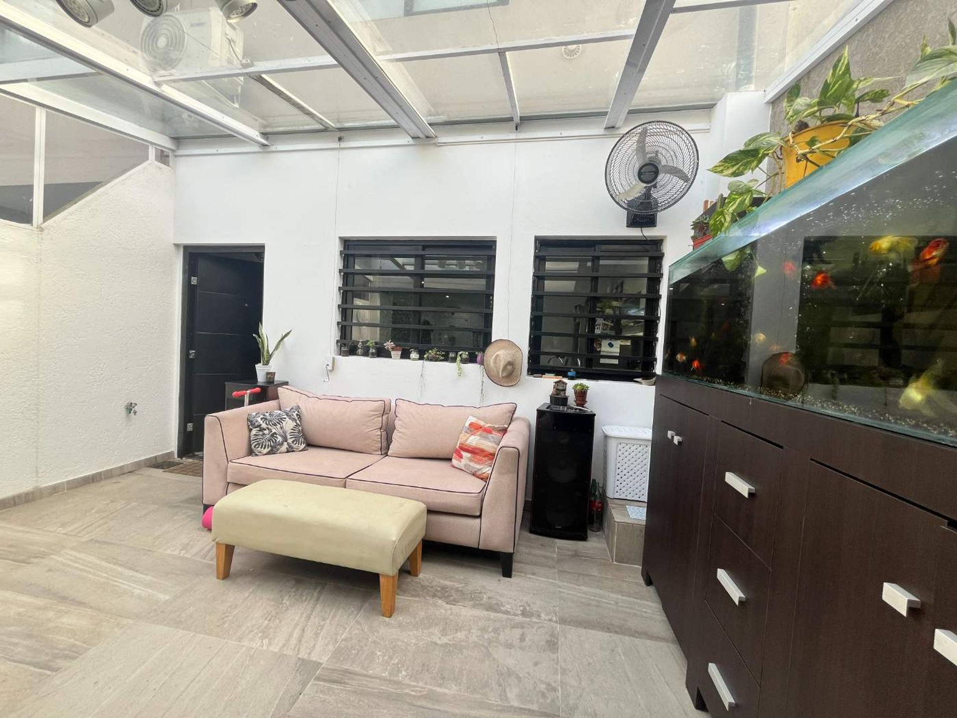 Venta Triplex 5 ambientes - Patio-Cochera- Olivos