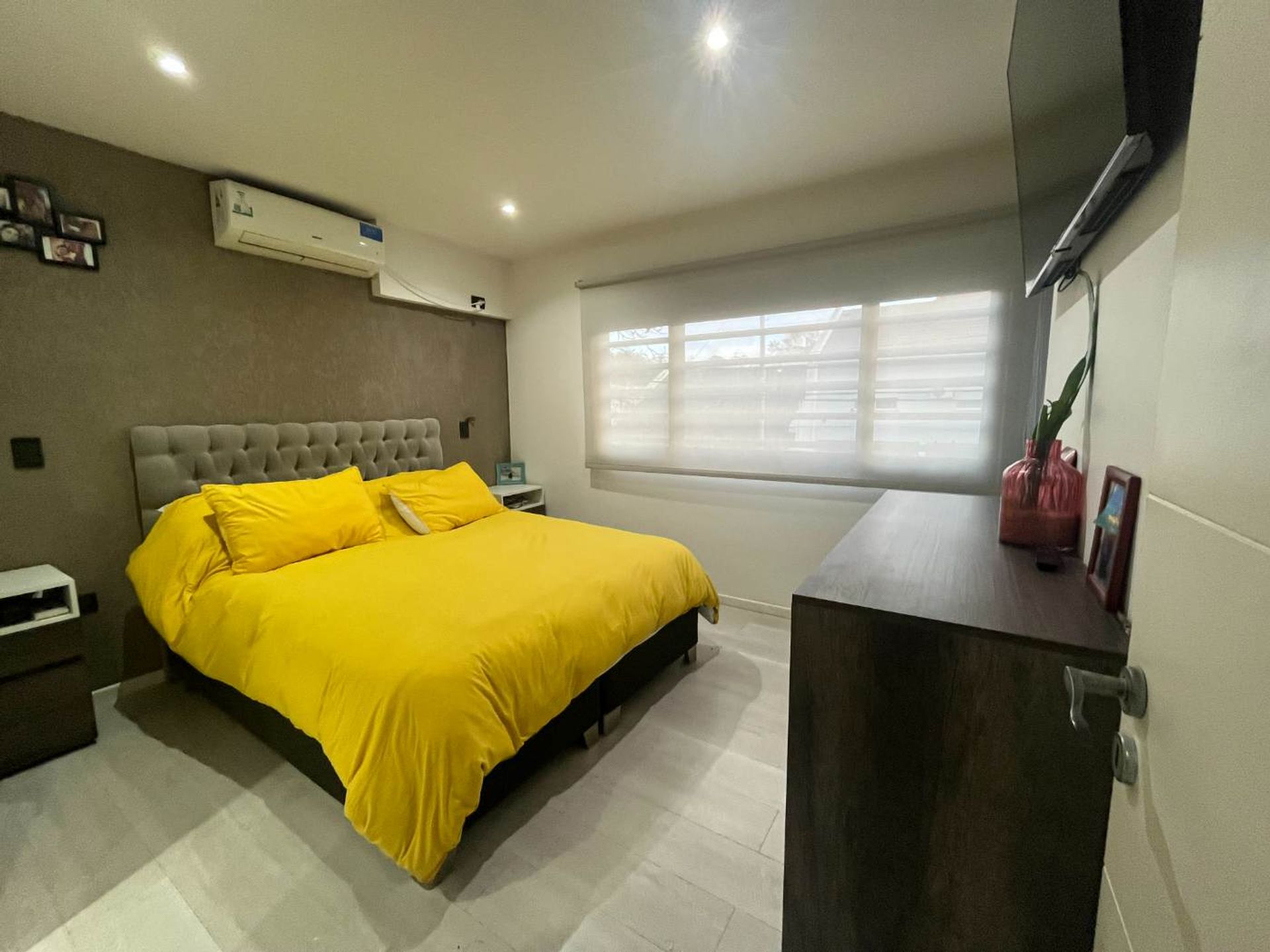 Venta Triplex 5 ambientes - Patio-Cochera- Olivos