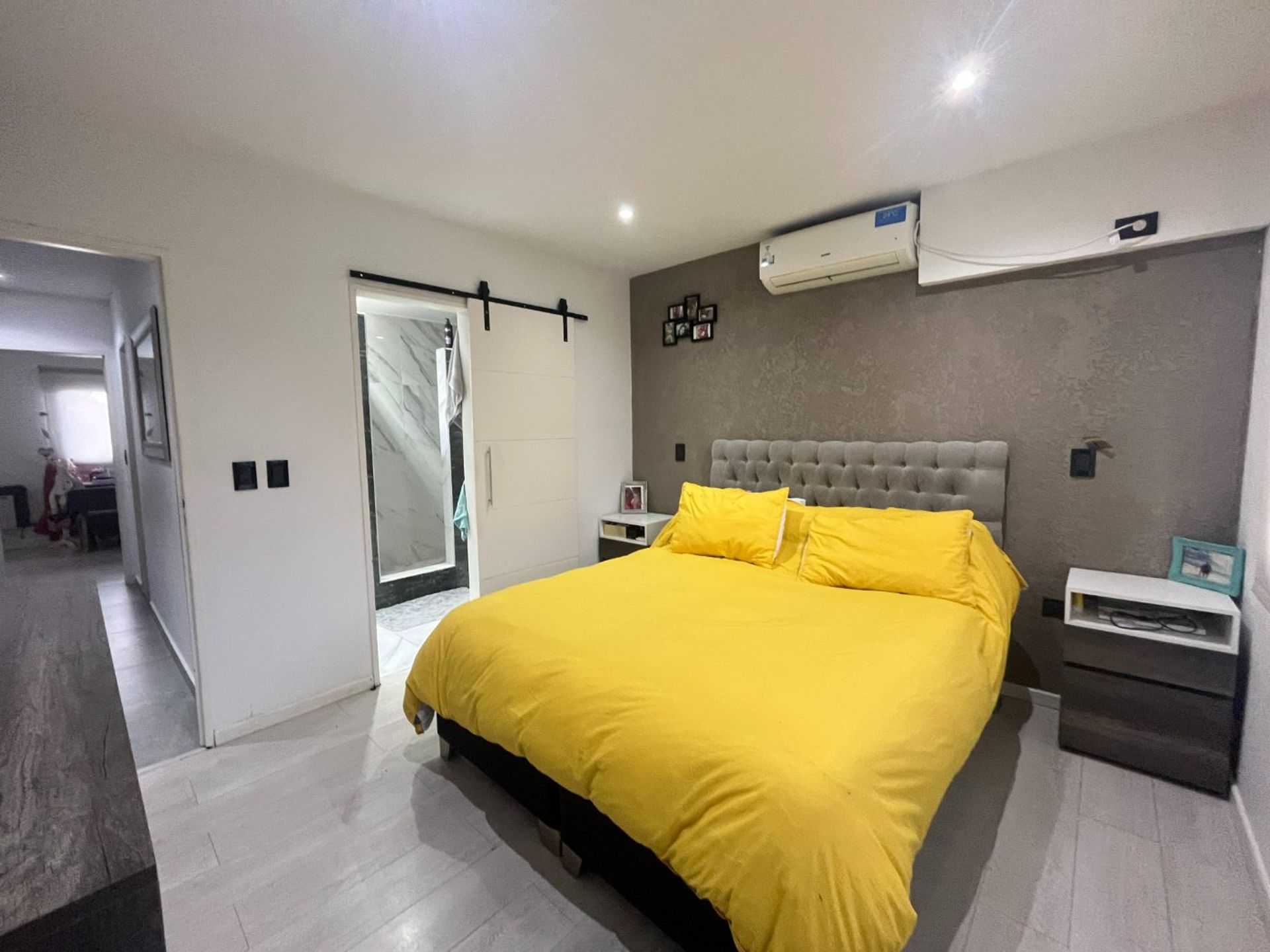 Venta Triplex 5 ambientes - Patio-Cochera- Olivos