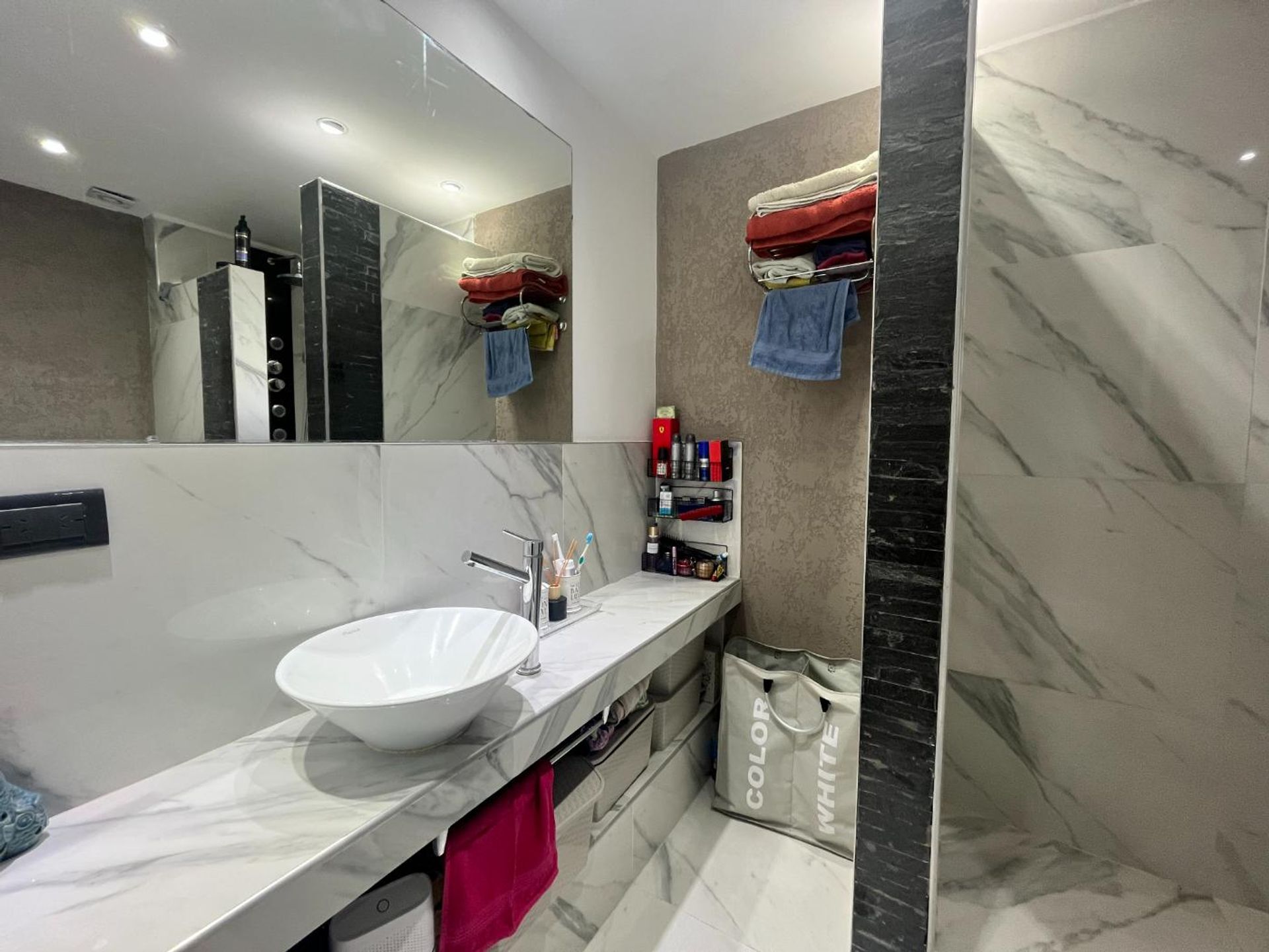 Venta Triplex 5 ambientes - Patio-Cochera- Olivos