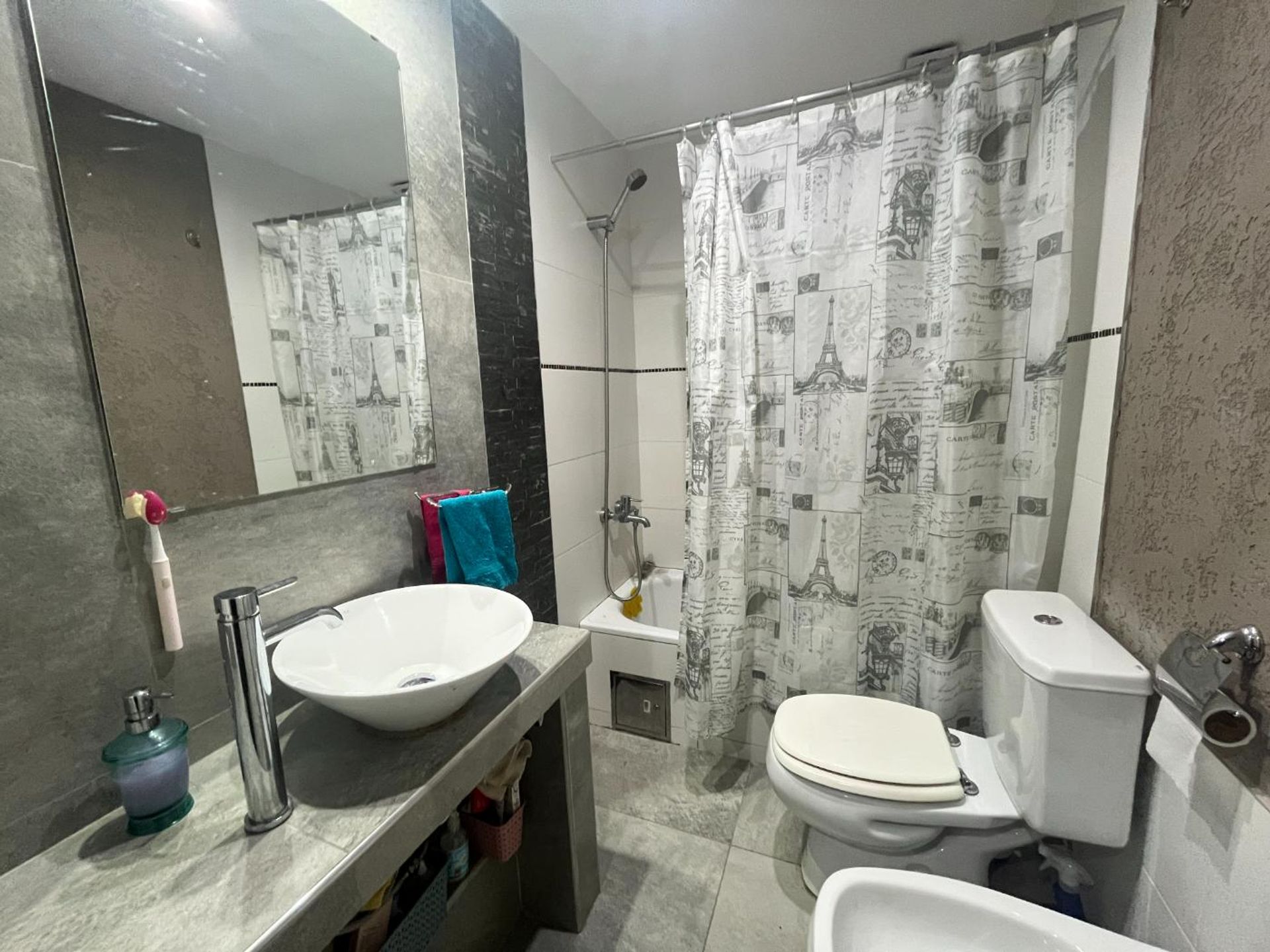 Venta Triplex 5 ambientes - Patio-Cochera- Olivos