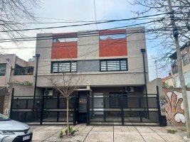 Triplex for Sale – 5 rooms – Patio – Garage – Olivos
