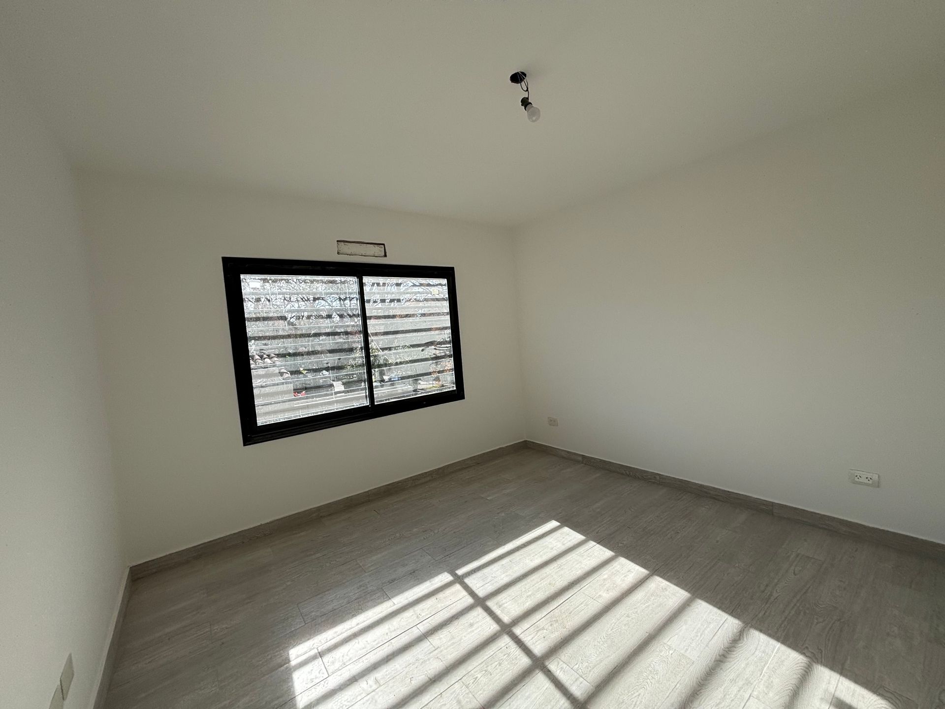 Venta Casa 4 Amb Cochera Jardin Parrilla