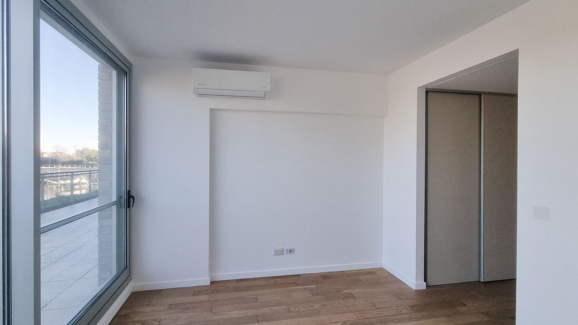Venta Dpto 4 Amb Amarra Rio Cochera Venice Tigre