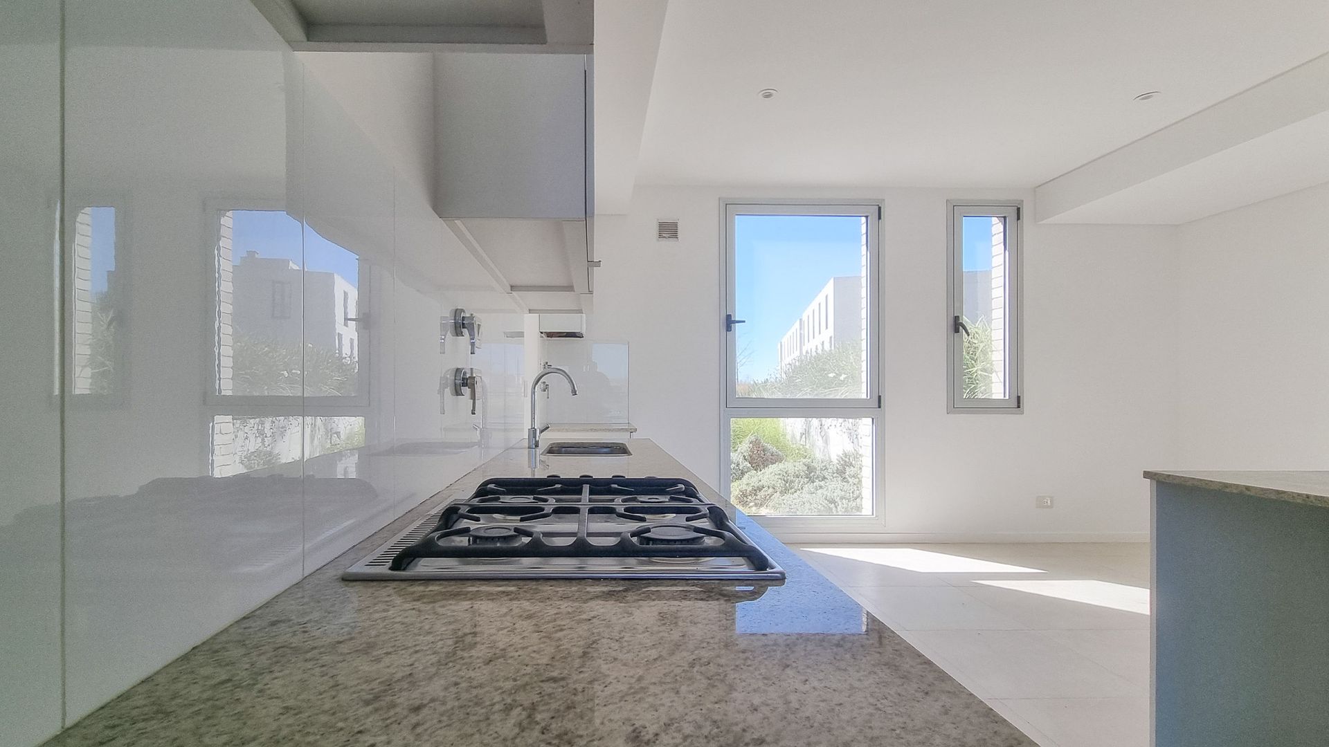 Venta Dpto 4 Amb Amarra Rio Cochera Venice Tigre