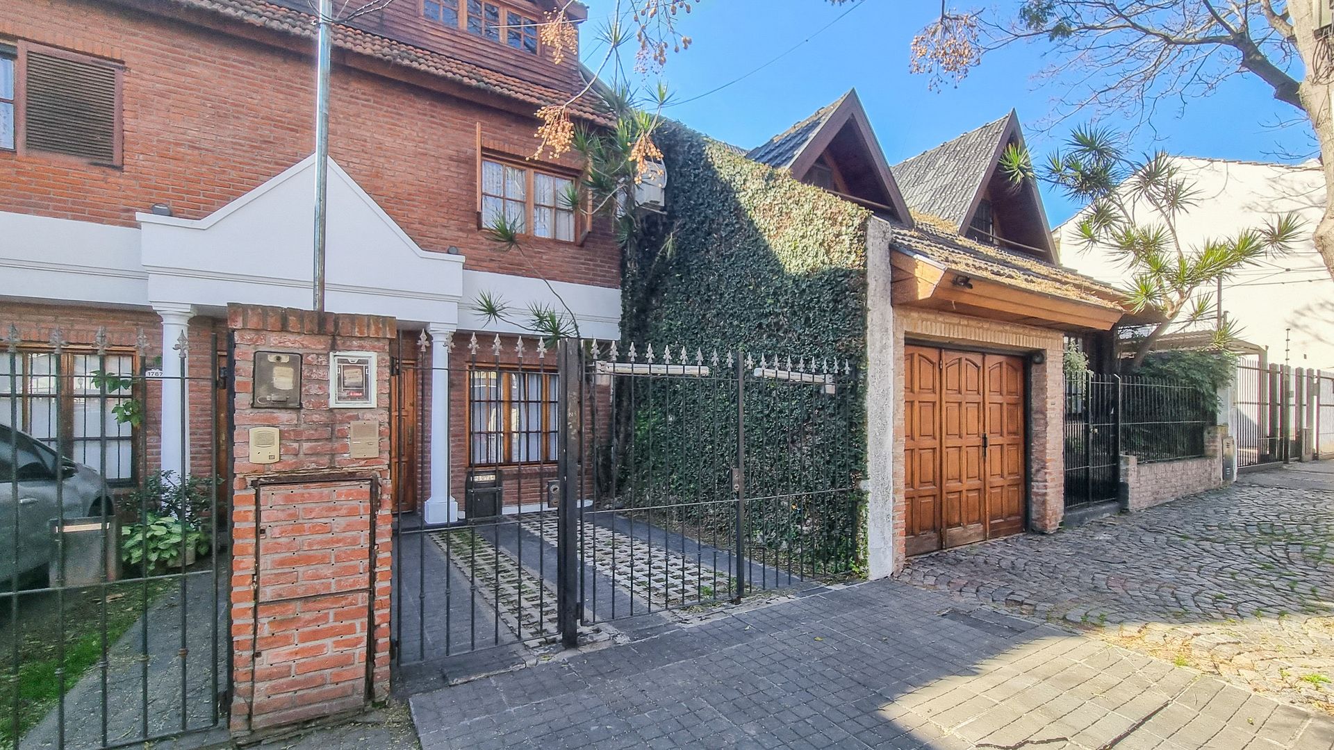 Casa Duplex en Venta con Patio y Parrilla Florida