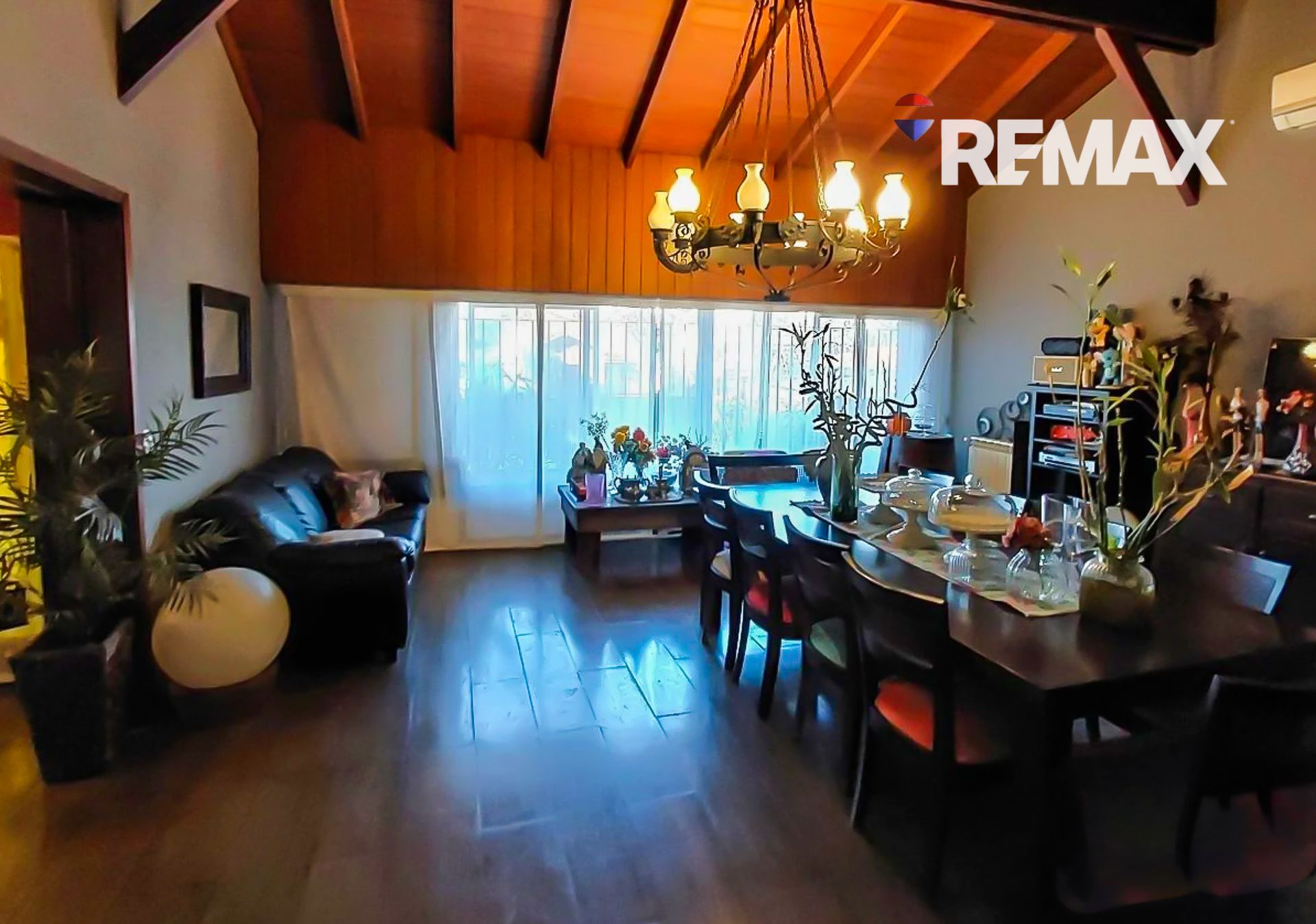 Venta casa 7 amb con Jardín y pileta en Martínez