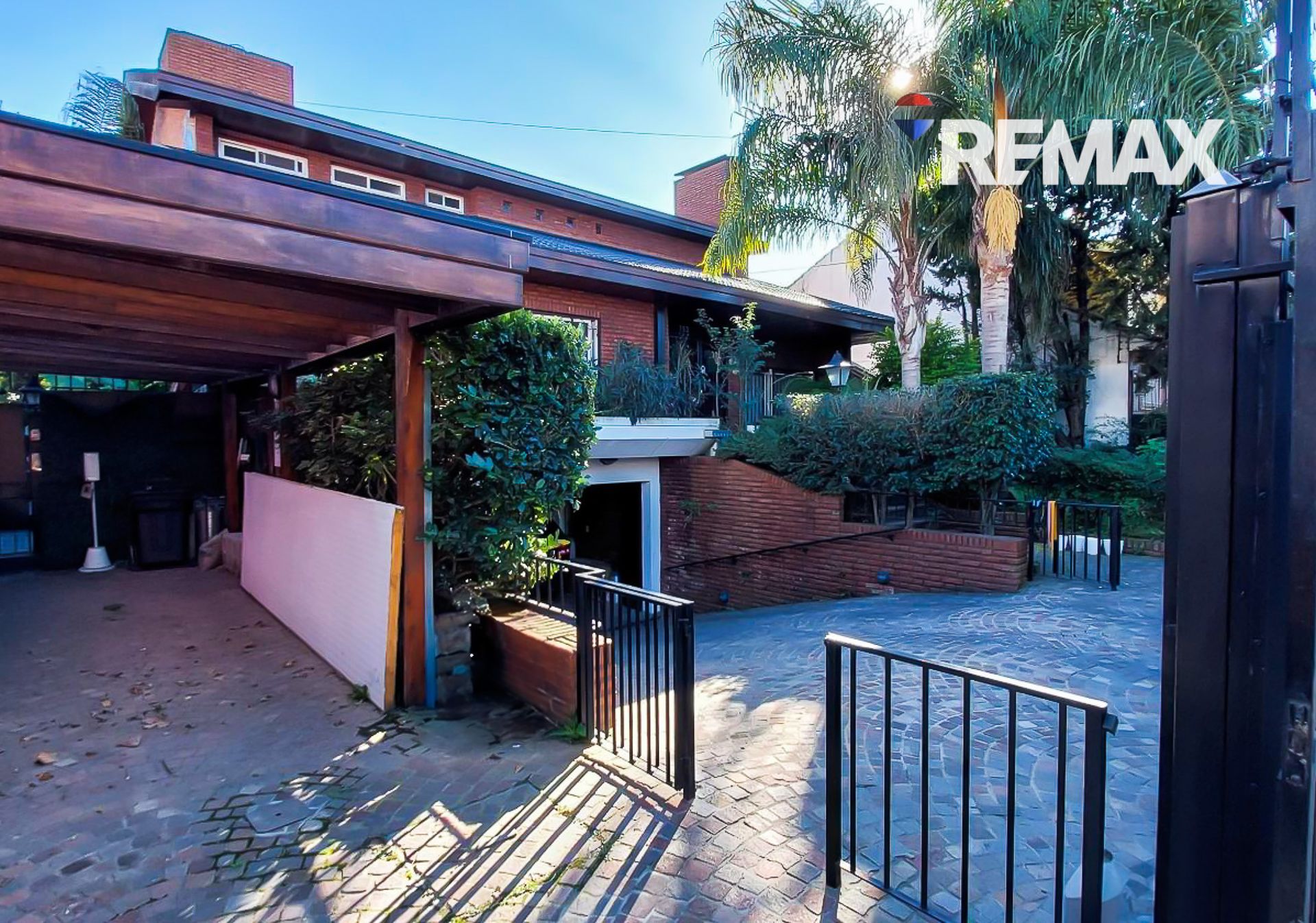 Venta casa 7 amb con Jardín y pileta en Martínez