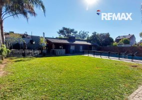 Venta casa 7 amb con Jardín y pileta en Martínez