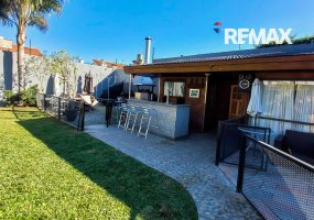 Venta casa 7 amb con Jardín y pileta en Martínez