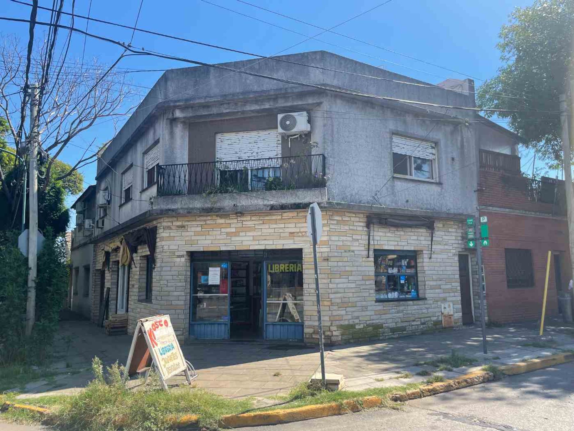 Venta Casa 3 Amb, Olivos, c/dos locales, Garage.