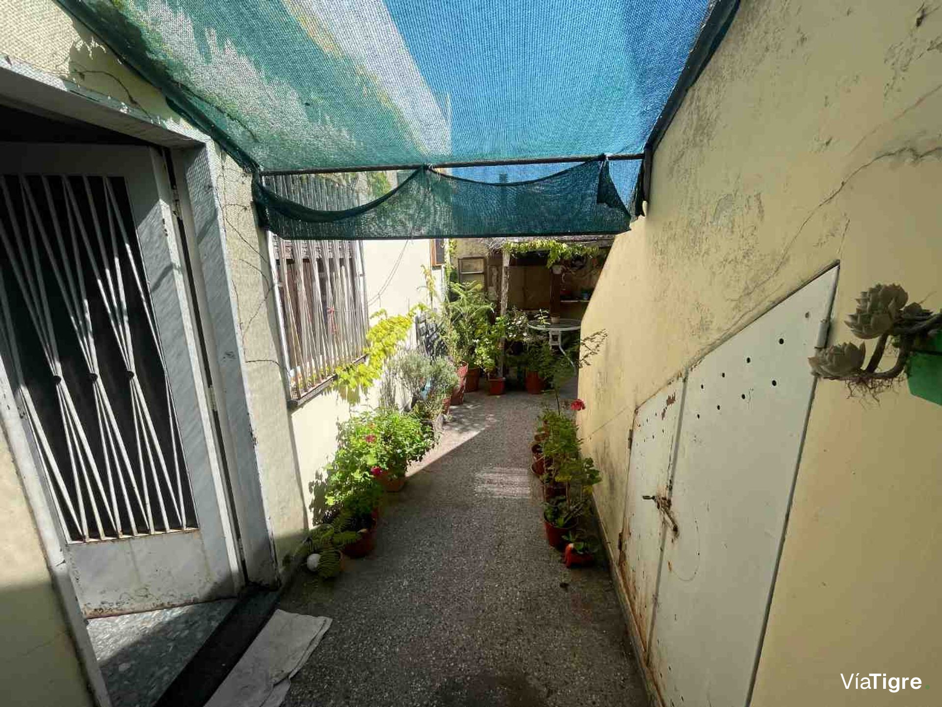 Venta Casa 3 Amb, Olivos, c/dos locales, Garage.