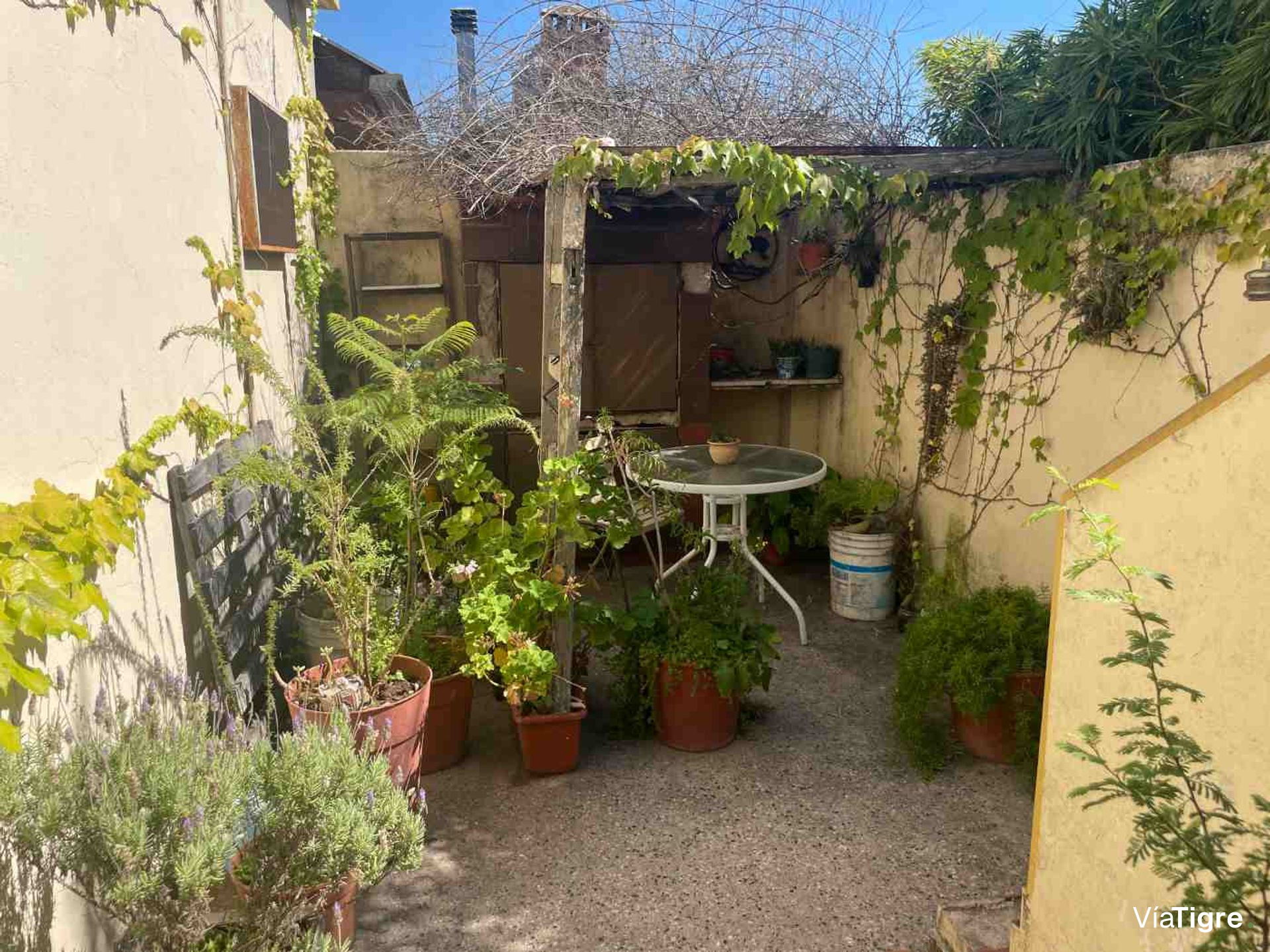 Venta Casa 3 Amb, Olivos, c/dos locales, Garage.