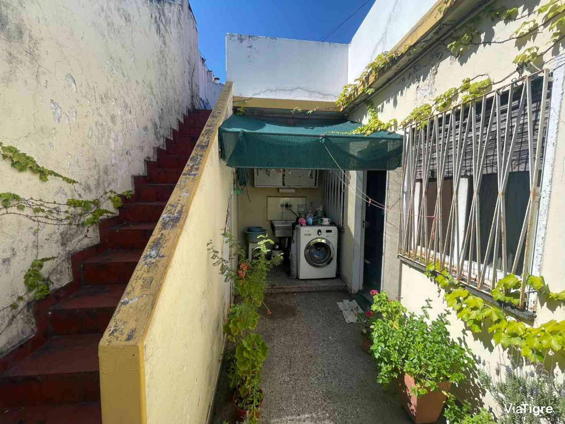 Venta Casa 3 Amb, Olivos, c/dos locales, Garage.