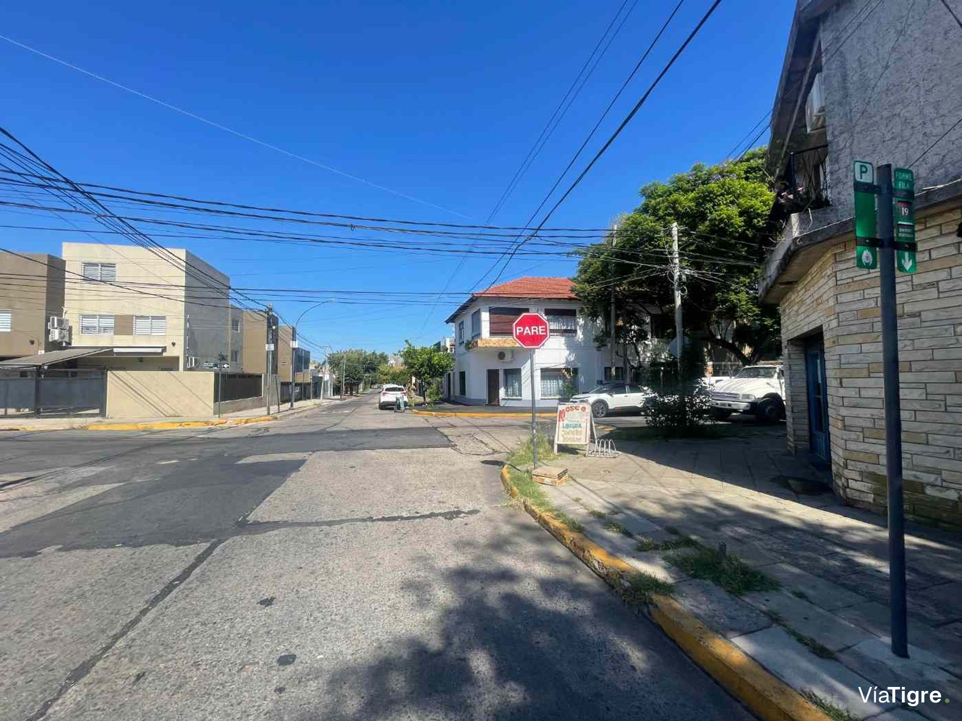 Venta Casa 3 Amb, Olivos, c/dos locales, Garage.