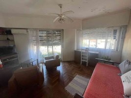 Venta Casa 3 Amb, Olivos, c/dos locales, Garage.