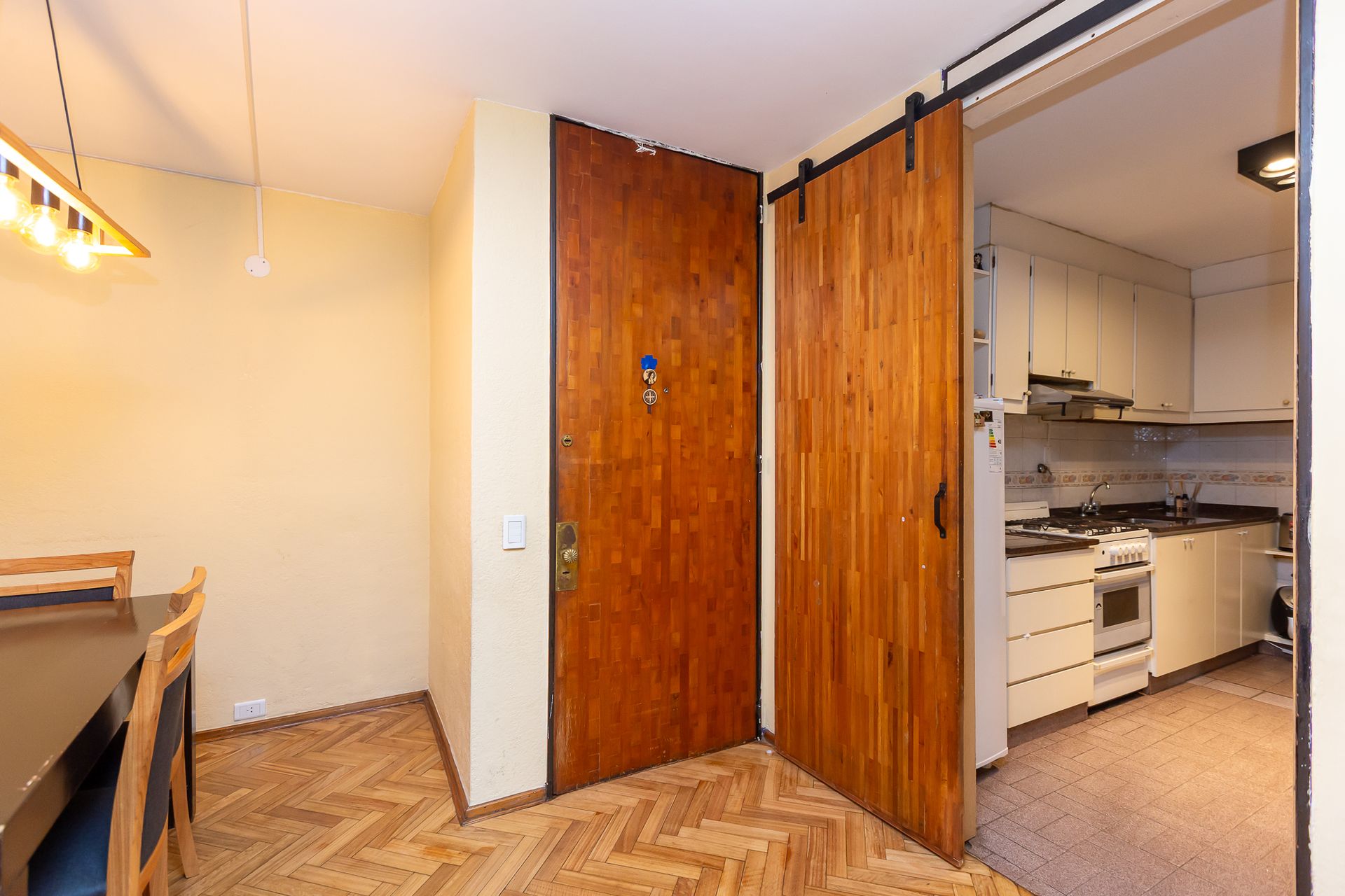 Venta Departamento 3 Amb Con Dependencia Cochera