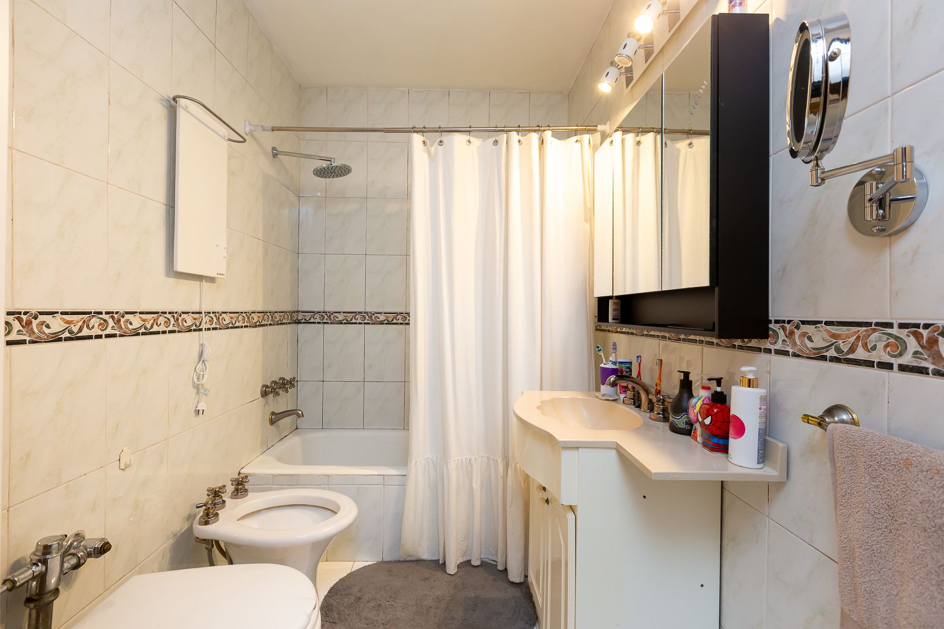 Venta Departamento 3 Amb Con Dependencia Cochera