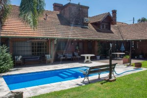 Venta Casa Con Quincho Pileta En Pacheco