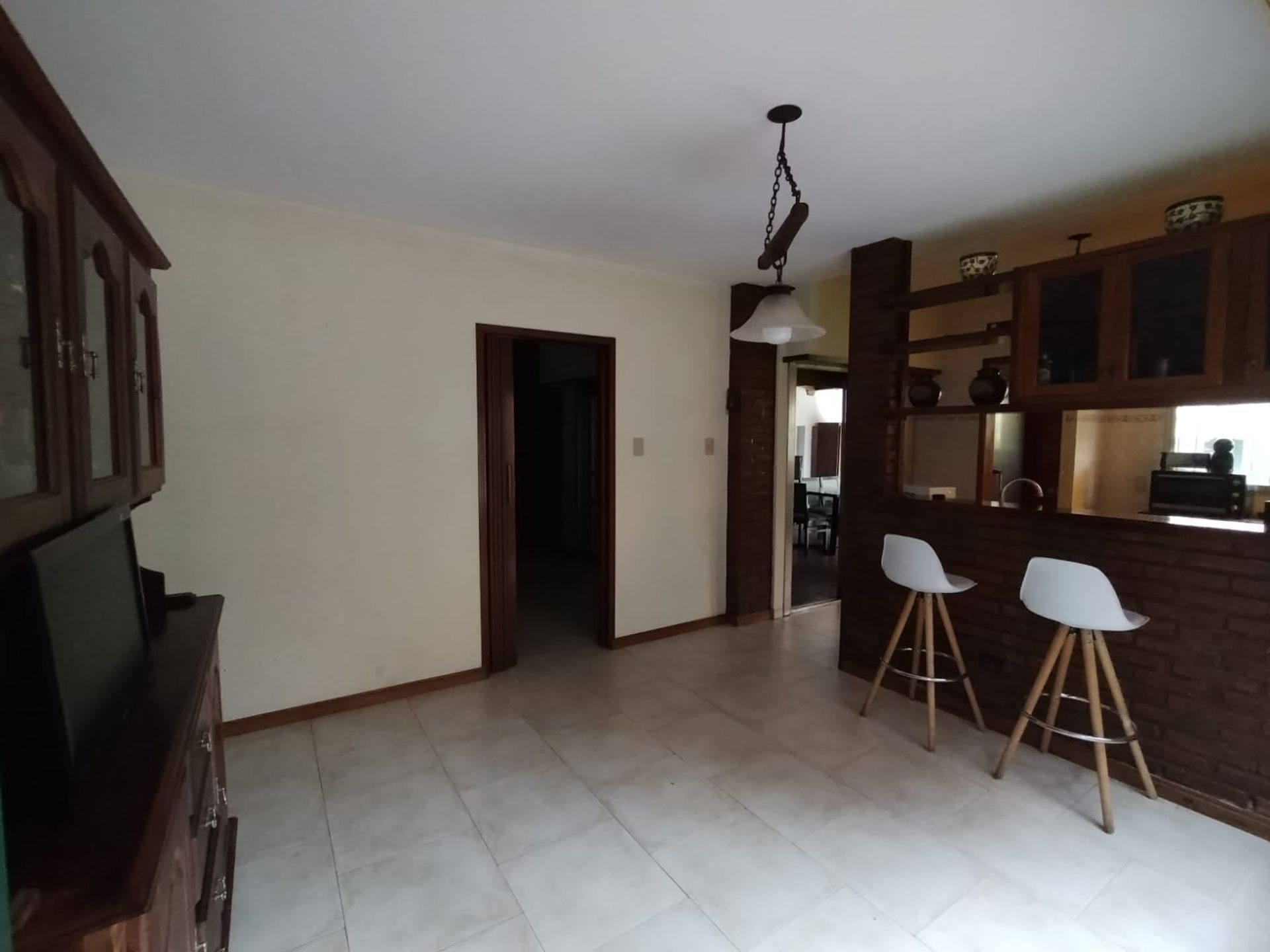 VENTA Hermosa Casa con Quincho y Pileta en Beccar