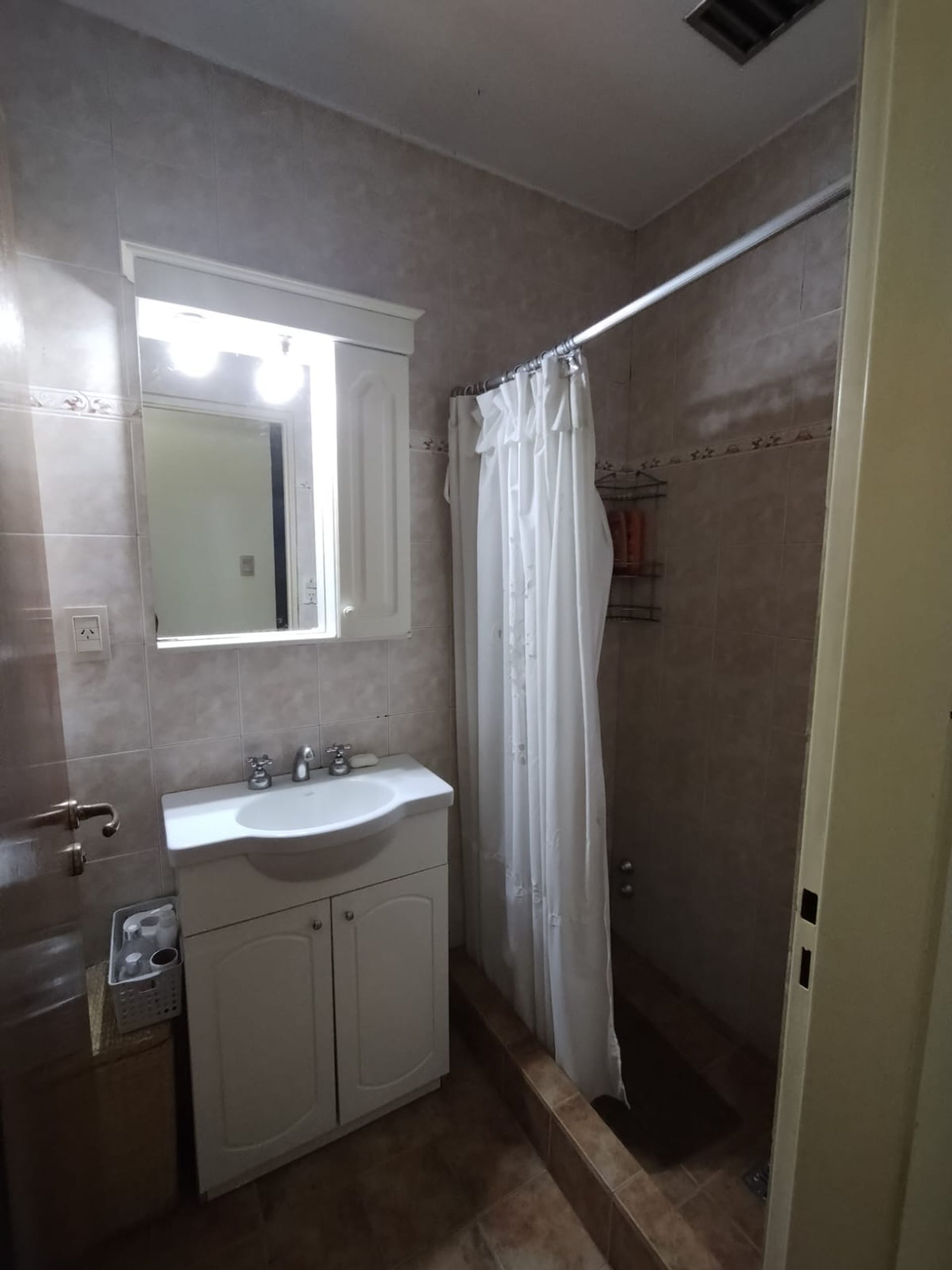 VENTA Hermosa Casa con Quincho y Pileta en Beccar
