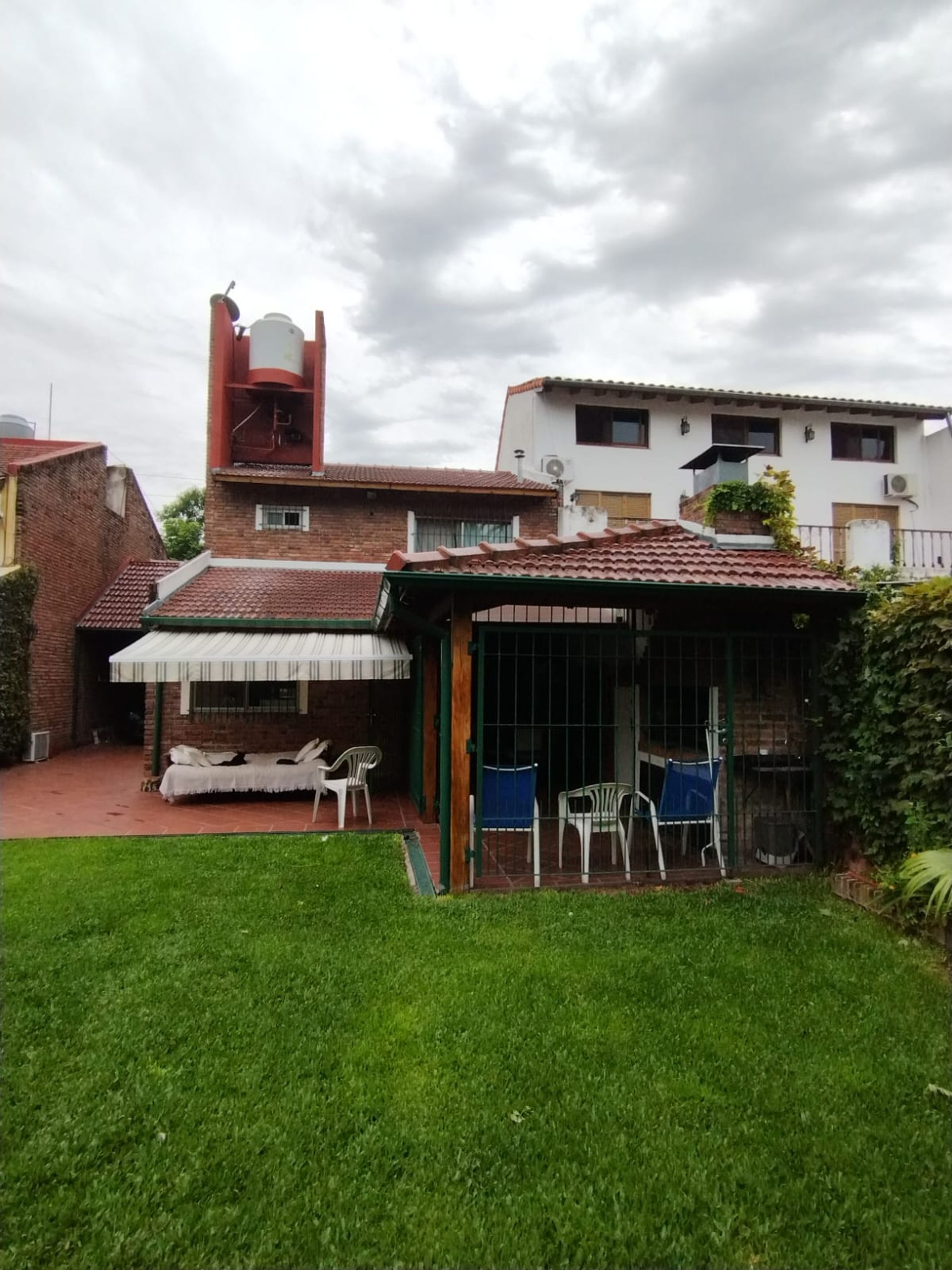 VENTA Hermosa Casa con Quincho y Pileta en Beccar