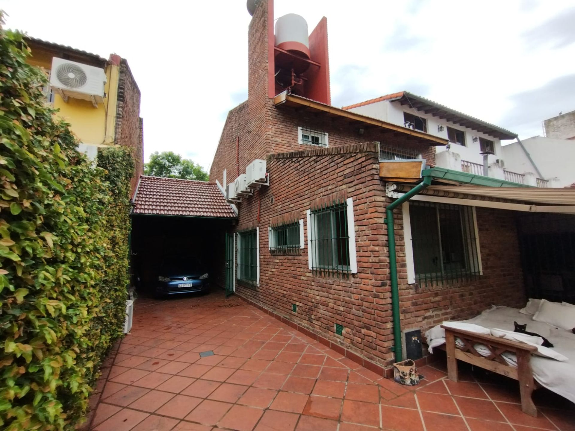 VENTA Hermosa Casa con Quincho y Pileta en Beccar