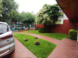 VENTA Hermosa Casa con Quincho y Pileta en Beccar
