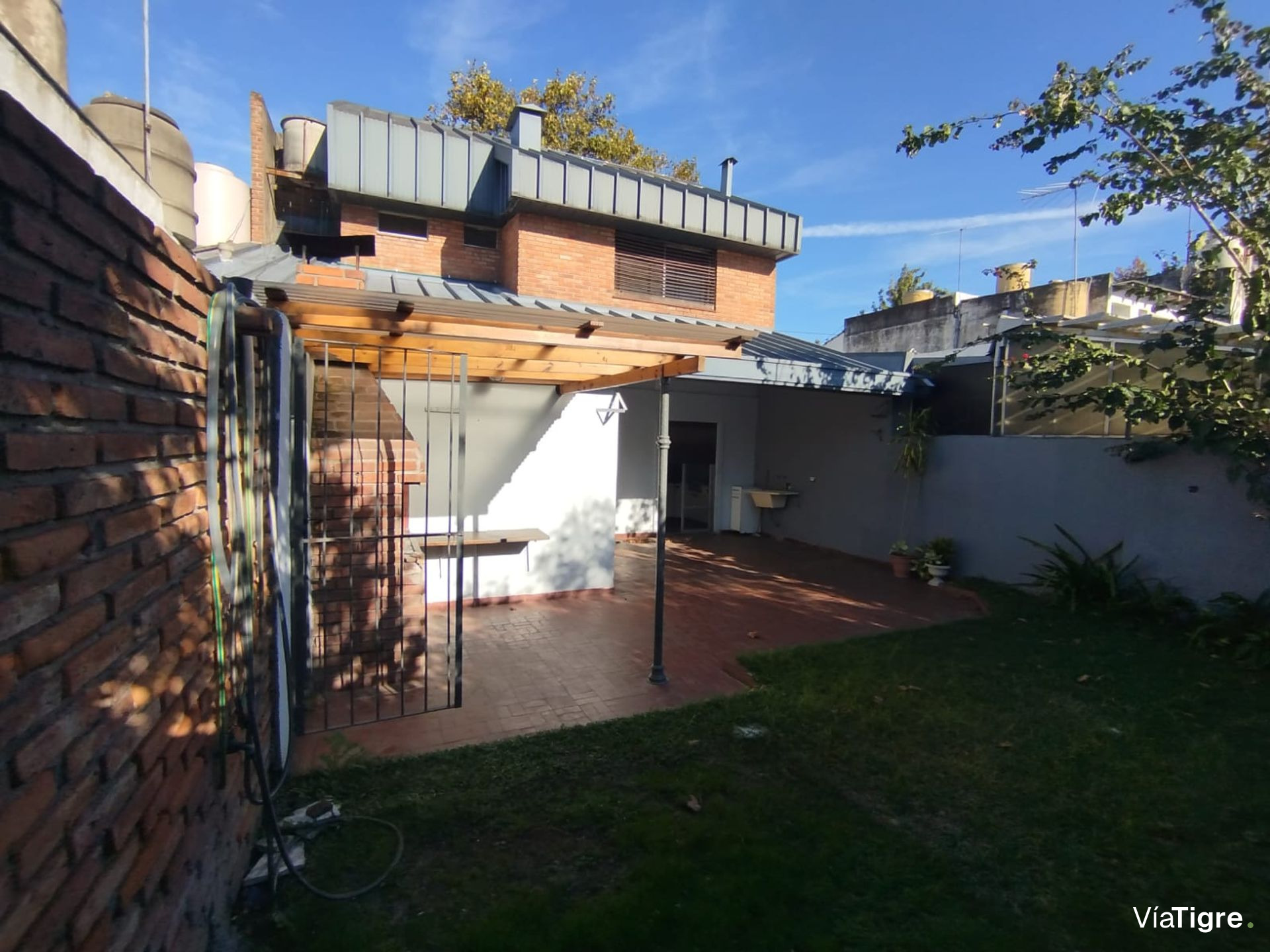 Venta Casa 4 Ambientes Con Lote De 299Mts2
