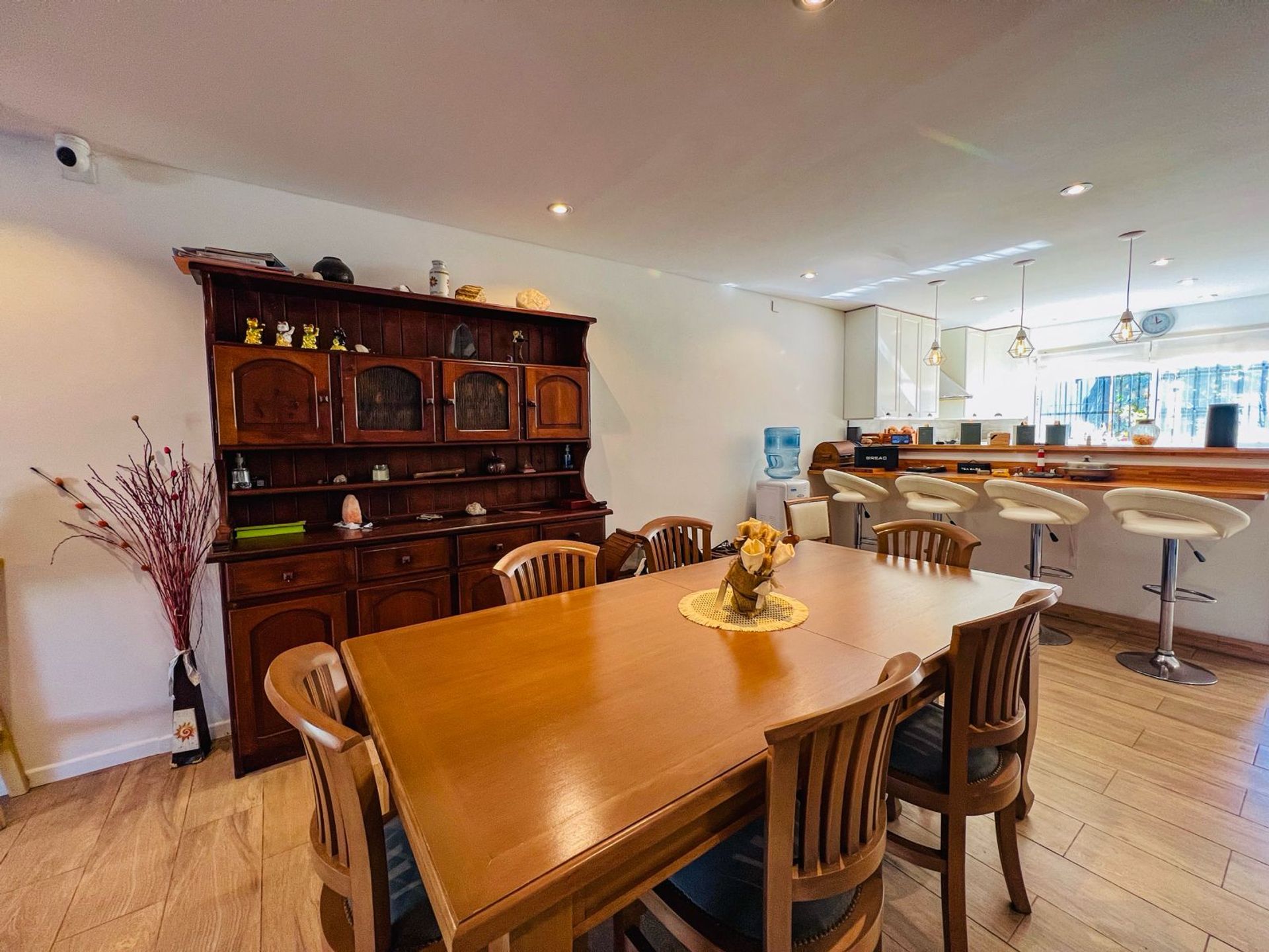 House for Sale in Beccar, 4 Rooms with Garden