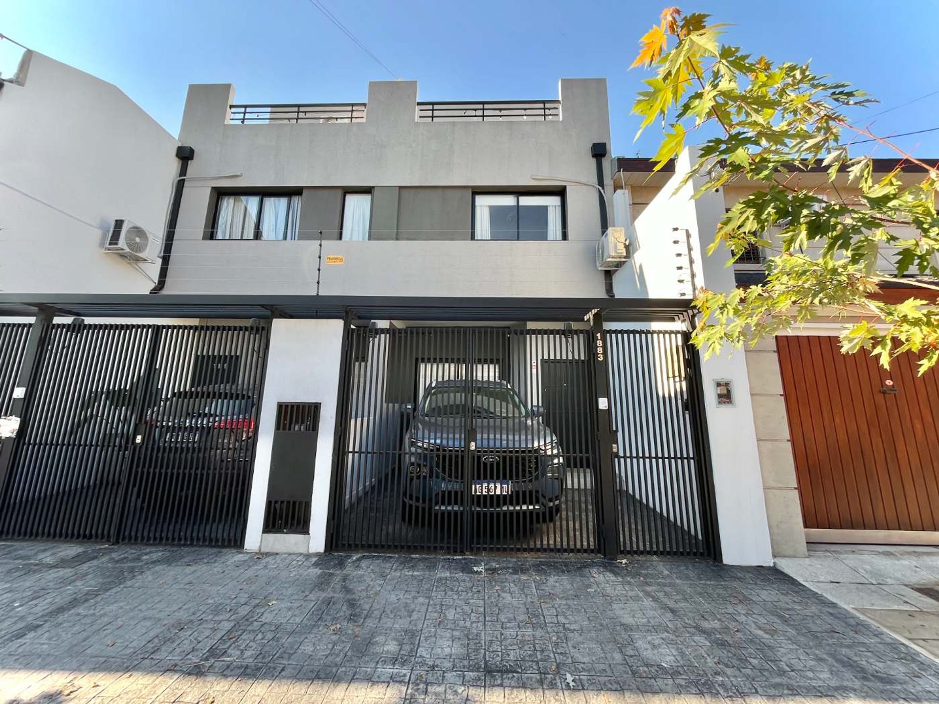 4-room duplex house for sale with garage in Florida