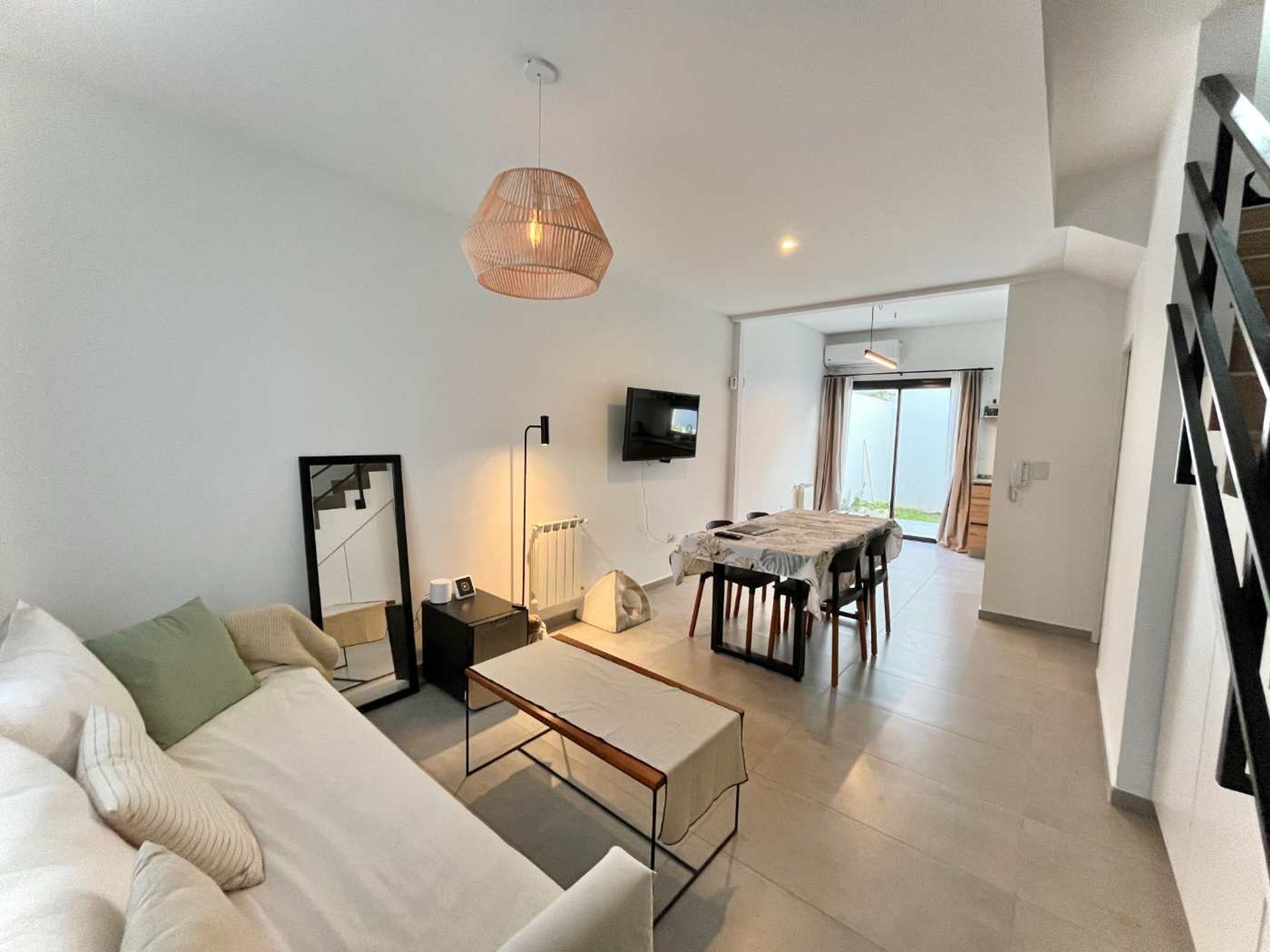 Venta Dúplex 4 amb. Cochera, terraza y jardin
