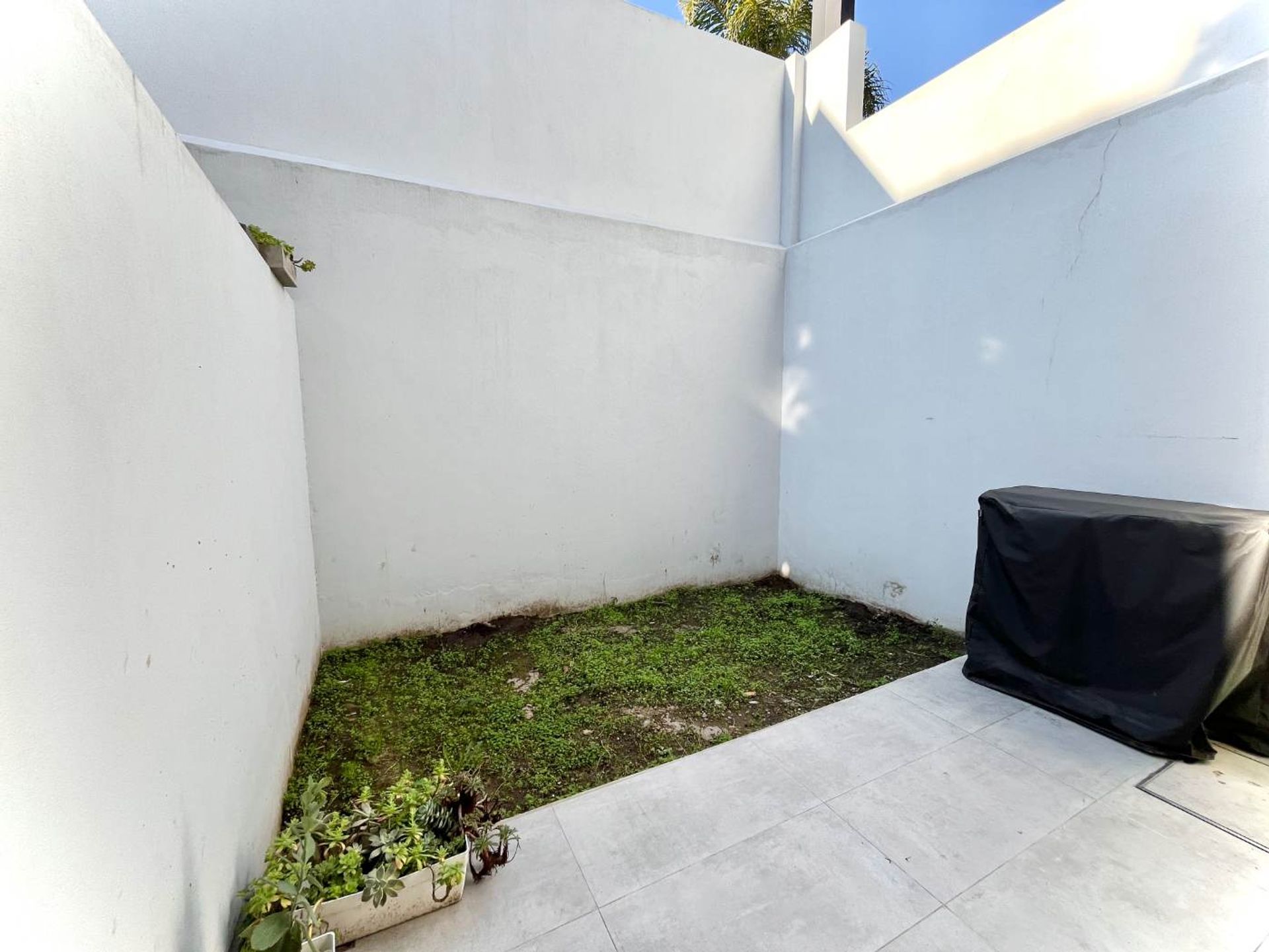 Venta Dúplex 4 amb. Cochera, terraza y jardin