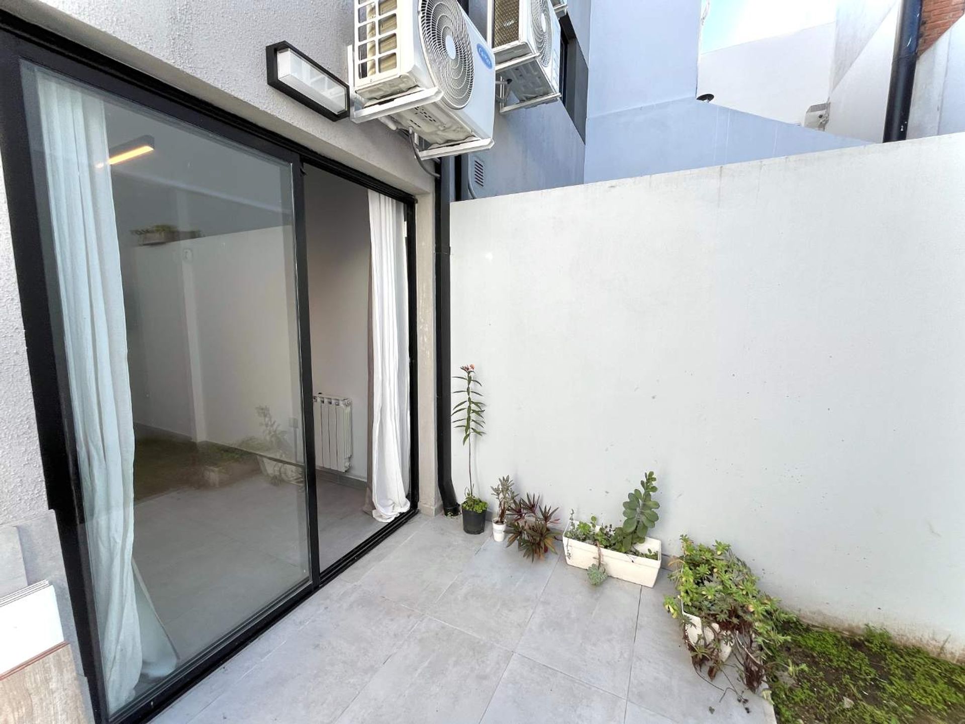 Venta Dúplex 4 amb. Cochera, terraza y jardin