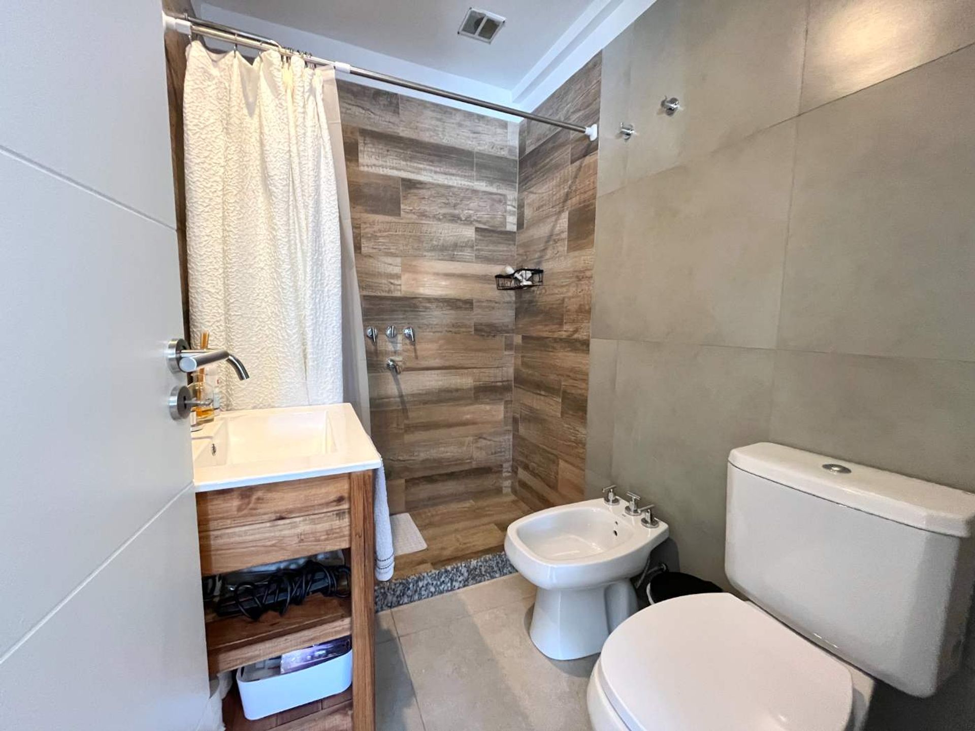 Venta Dúplex 4 amb. Cochera, terraza y jardin
