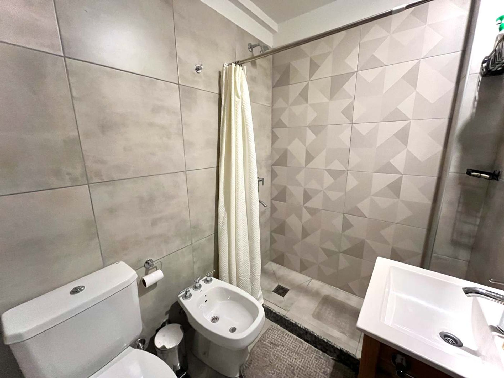 Venta Dúplex 4 amb. Cochera, terraza y jardin