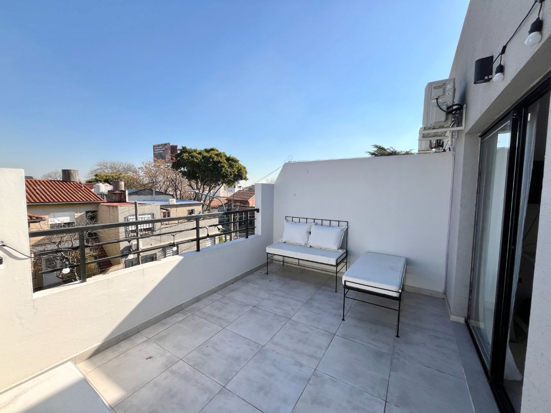 Venta Dúplex 4 amb. Cochera, terraza y jardin
