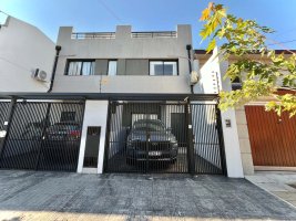 4-room duplex house for sale with garage in Florida