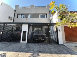 4-room duplex house for sale with garage in Florida
