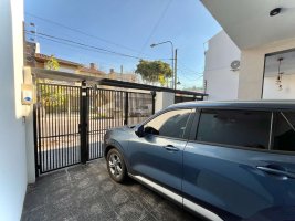 4-room duplex house for sale with garage in Florida