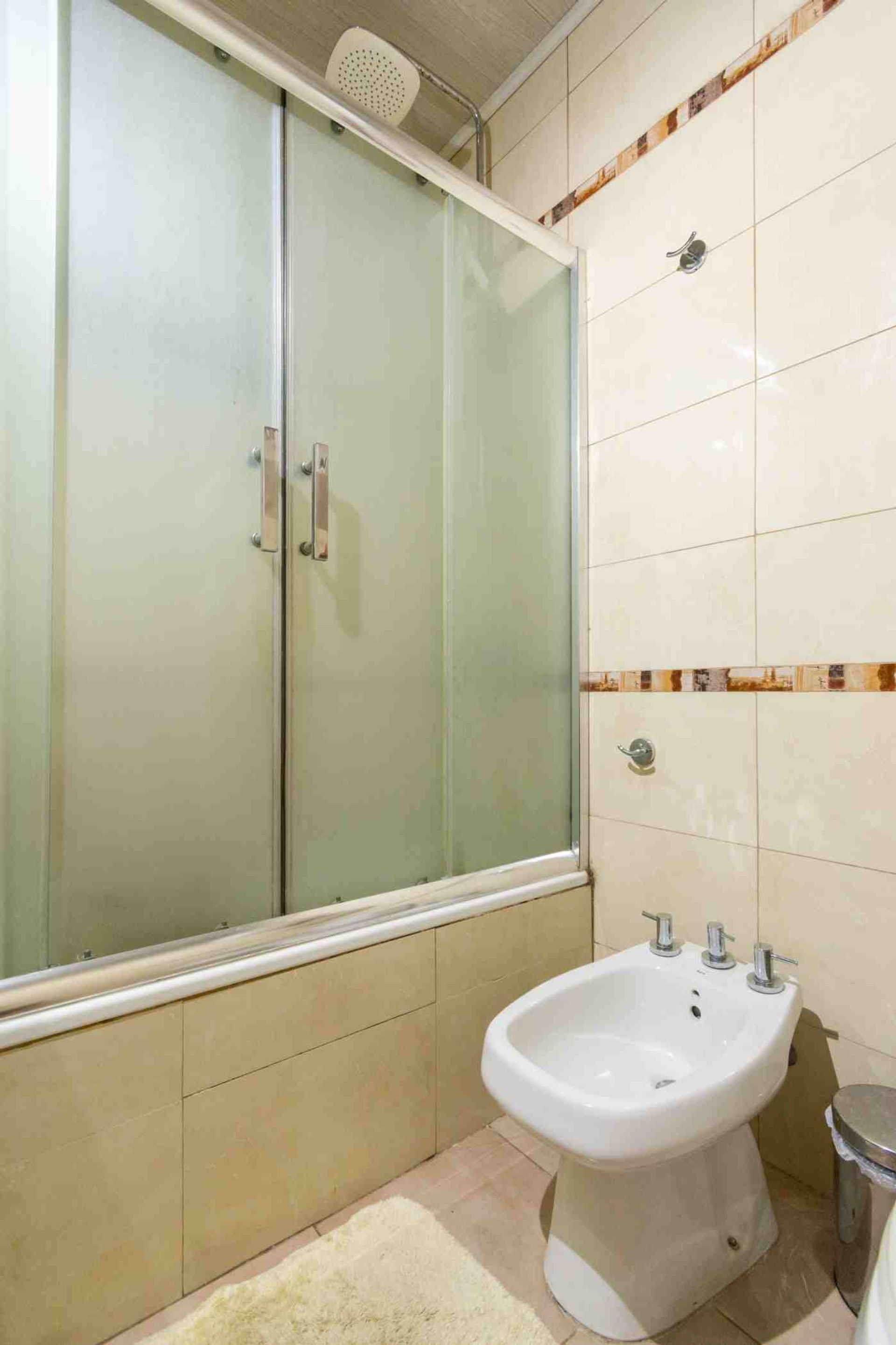 Casa en VENTA con quincho y parrilla