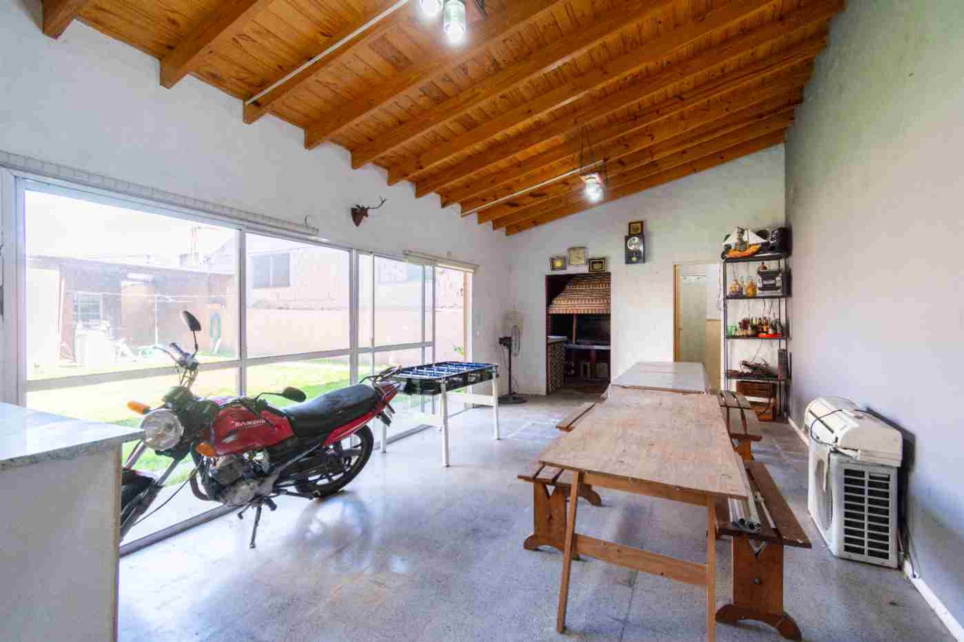 Casa en VENTA con quincho y parrilla
