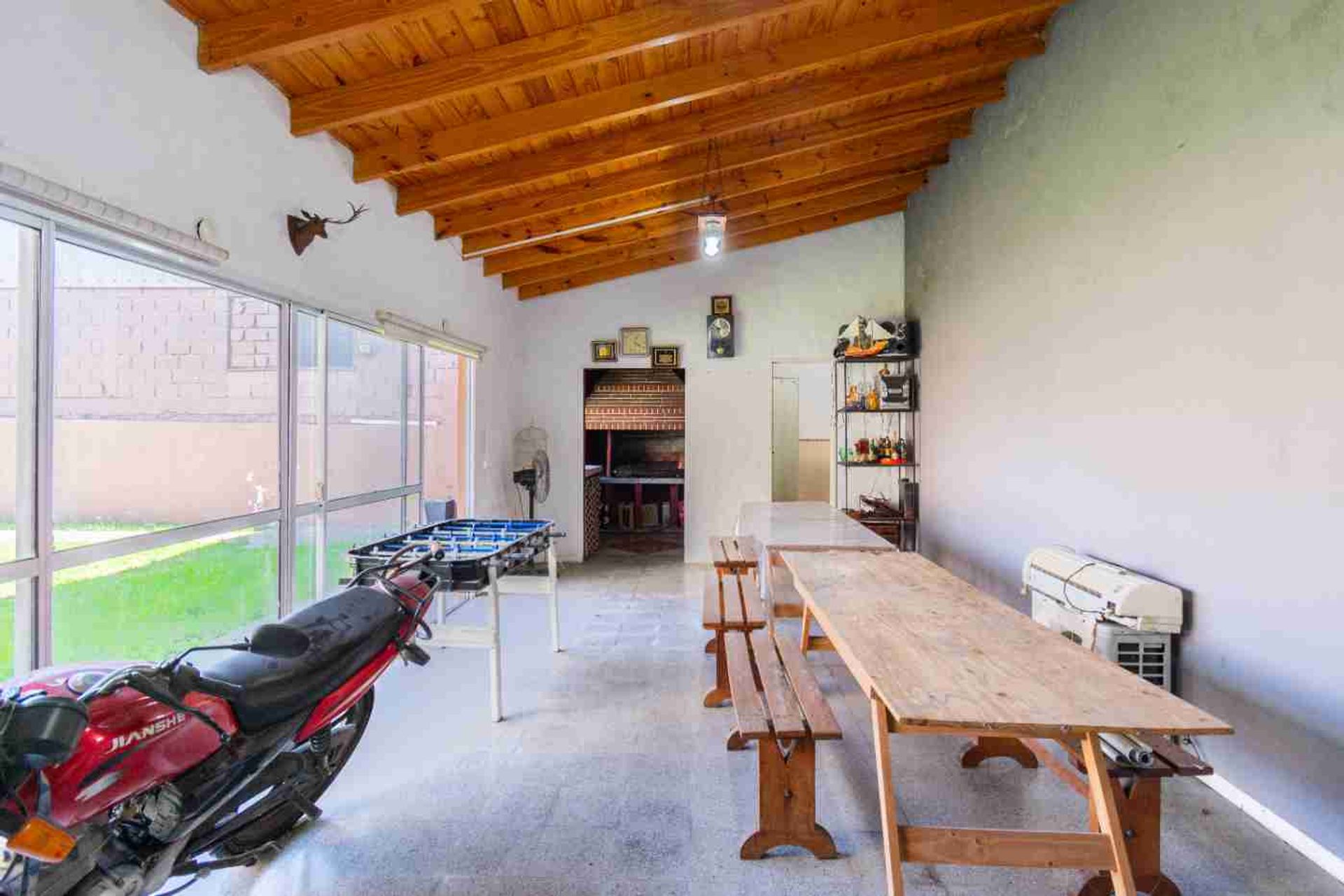 Casa en VENTA con quincho y parrilla